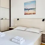 Triton Sea Side