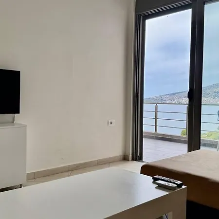 Triton Sea Side Lägenhet Sarandë